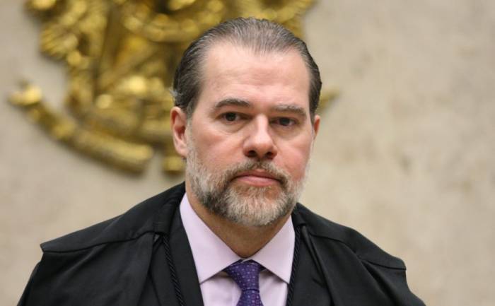 STF suspende o rompimento do vínculo de trabalho no caso de aposentadoria especial para os trabalhadores da saúde.